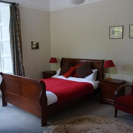 Castlehacket House 3*