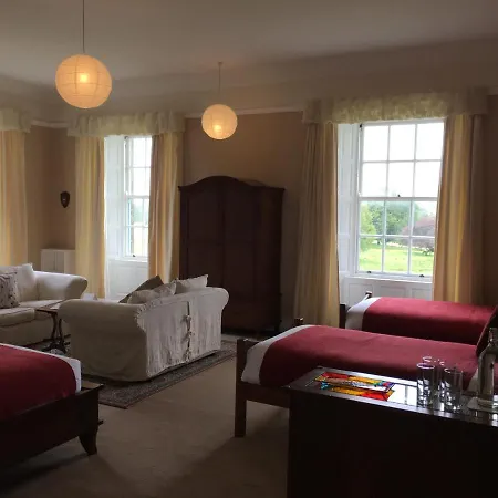 Castlehacket House 3*