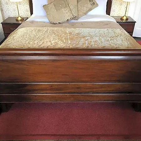 Castlehacket House 3*