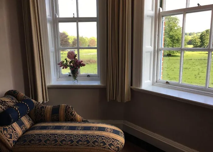 Castlehacket House 3*