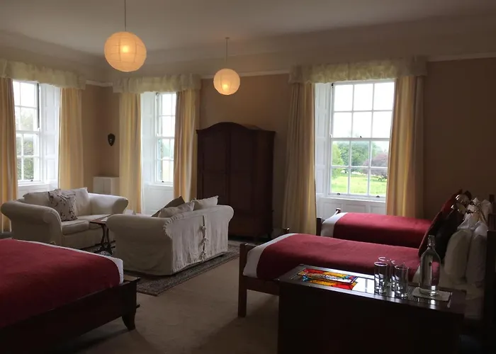 Castlehacket House 3*